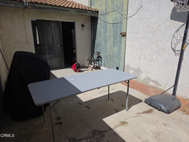 102 E Ventura Street, Santa Paula CA: https://media.crmls.org/mediaz/82600d96-cd99-4618-87d2-86846d570b6f.jpg