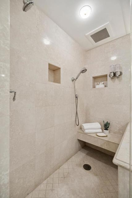 555 Laurel Avenue, San Mateo CA: https://media.crmls.org/mediaz/826014da-e5bd-4aff-a295-b0512f5c5fe4.jpg