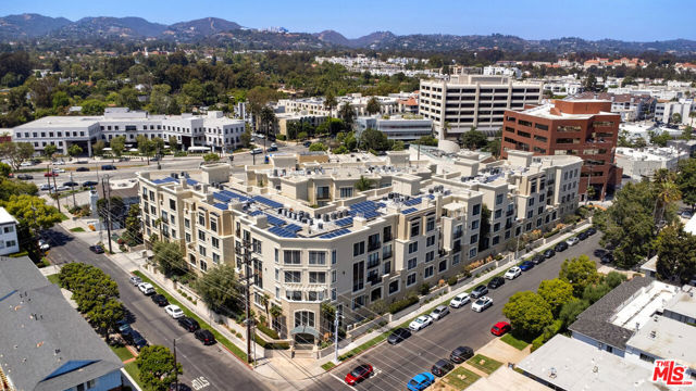 11847 Gorham Avenue, Los Angeles CA: https://media.crmls.org/mediaz/82607f7a-1a9e-4877-a609-4d1bbed1b058.jpg