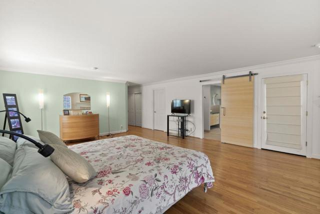 3920 Lakemead Way, Redwood City CA: https://media.crmls.org/mediaz/826092b8-88c2-42f3-8417-7a500746c22c.jpg