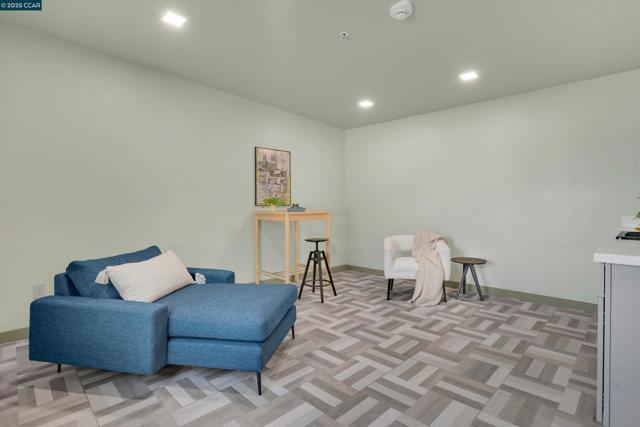 640 State Highway 12, Rio Vista CA: https://media.crmls.org/mediaz/8260f1ea-013f-443e-abe2-a75eaaafaaf0.jpg