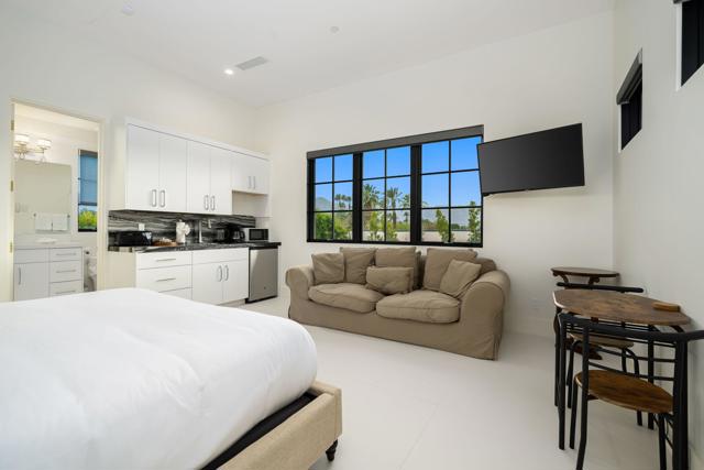 80980 Vista Galope, La Quinta CA: https://media.crmls.org/mediaz/82610ac1-c6e4-4df5-b8c1-9acf418a6d37.jpg