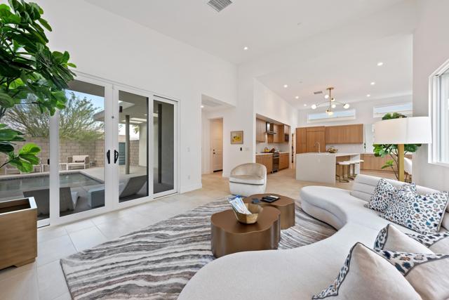 781 Fountain Drive, Palm Springs CA: https://media.crmls.org/mediaz/82610bb0-0267-4e1d-a650-db86d59fe354.jpg
