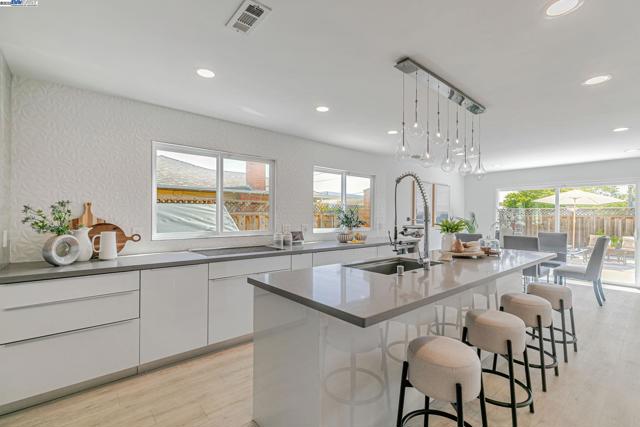 5324 Selma Ave, Fremont CA: https://media.crmls.org/mediaz/8261471f-f1f8-4597-9fea-2edd4c3444e1.jpg