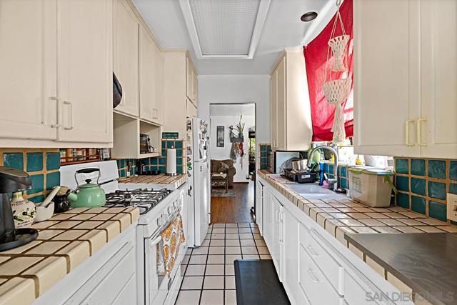 3483 3485 Olive Street, San Diego CA: https://media.crmls.org/mediaz/826168fe-46d1-4d4c-8470-15cb6fb917f2.jpg