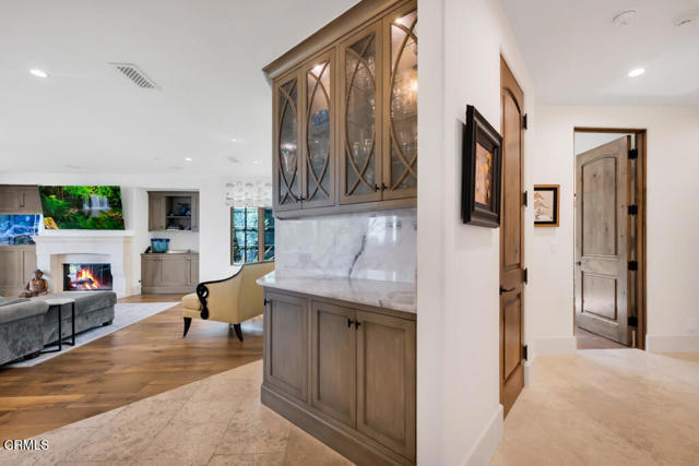 45 Valley Vista Drive, Camarillo CA: https://media.crmls.org/mediaz/82620eca-dbd2-4e1f-bd2f-6ec9bbf4d354.jpg