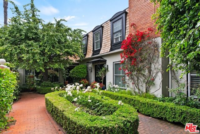 11051 Strathmore Drive, Los Angeles CA: https://media.crmls.org/mediaz/8262947f-d4cb-4656-858b-9d76c2be0549.jpg