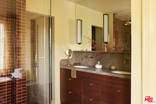 Image 13 of 35 For 1960 Escarpa Drive