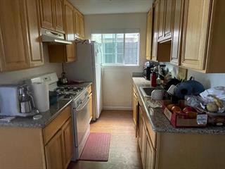 950 71st Avenue, Oakland CA: https://media.crmls.org/mediaz/8263b9fc-4eab-4dcc-b969-e022f79cad3f.jpg