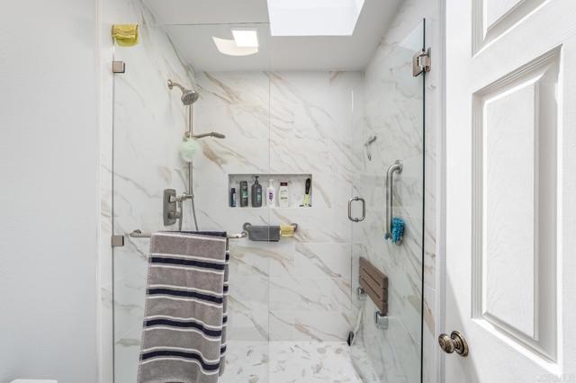 Detail Gallery Image 14 of 29 For 4843 Flying Cloud, Carlsbad,  CA 92008 - 2 Beds | 2/1 Baths