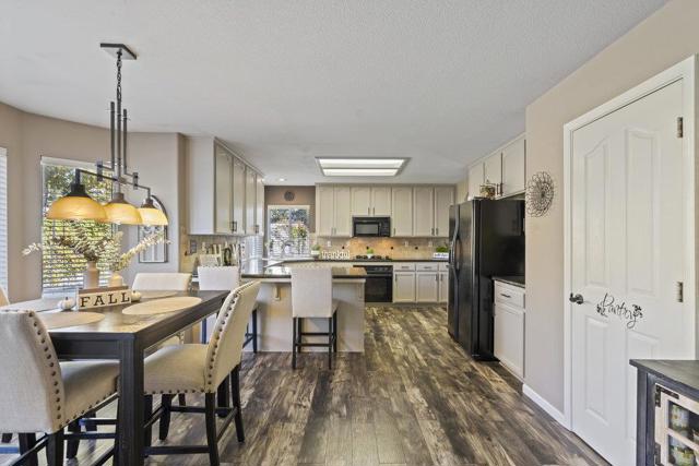 2230 Ventana Court, Hollister CA: https://media.crmls.org/mediaz/8264346b-5647-4798-990e-af3569788511.jpg