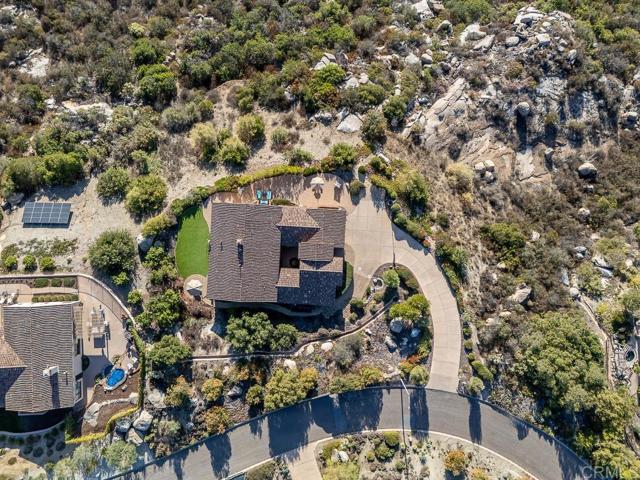29472 Welk Highland Dr., Escondido CA: https://media.crmls.org/mediaz/8266841b-55ab-4c9a-a701-5fa4a888bd22.jpg