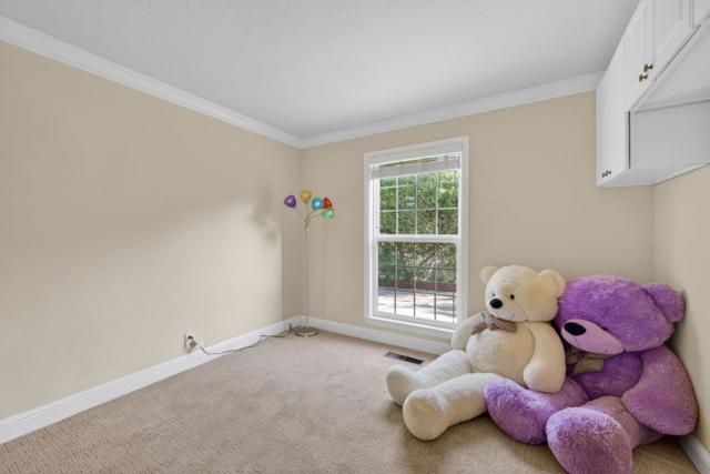 746 Jacaranda Circle, Hillsborough CA: https://media.crmls.org/mediaz/8266e345-ed6c-4126-9d5c-c1ff91b56b3e.jpg