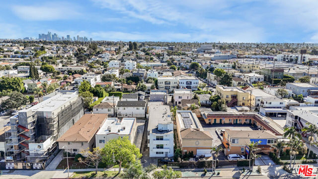 1820 S La Brea Avenue, Los Angeles CA: https://media.crmls.org/mediaz/826751fb-38ba-42b1-ad96-e3f6dc2d101b.jpg