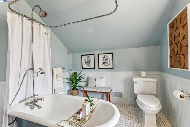 1438 6Th St, Alameda, California 94501, 3 Bedrooms Bedrooms, ,2 BathroomsBathrooms,Single Family Residence,For Sale,6Th St,41109666