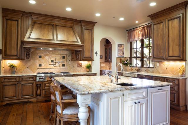 7595 Paseo Vista, Monterey CA: https://media.crmls.org/mediaz/826916c9-311a-4655-9e56-28040346b1fa.jpg