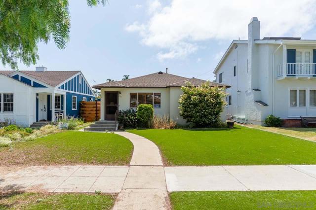 231 E, Coronado CA: https://media.crmls.org/mediaz/82695364-caae-4669-953b-02e485e43563.jpg