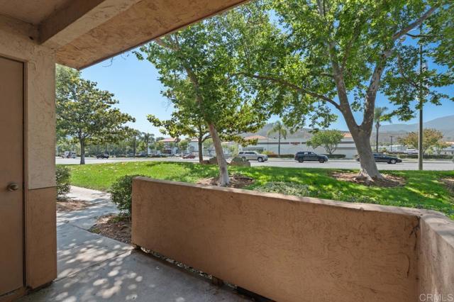 12191 Cuyamaca College Drive, El Cajon CA: https://media.crmls.org/mediaz/8269687e-7f03-4953-ad83-41bb95f8b8e3.jpg