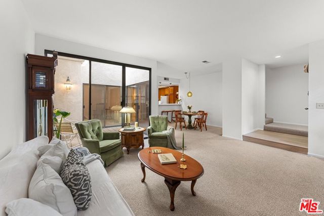 1119 23rd Street, Santa Monica CA: https://media.crmls.org/mediaz/82698aa5-63d9-461c-aaf4-7b0591508f64.jpg