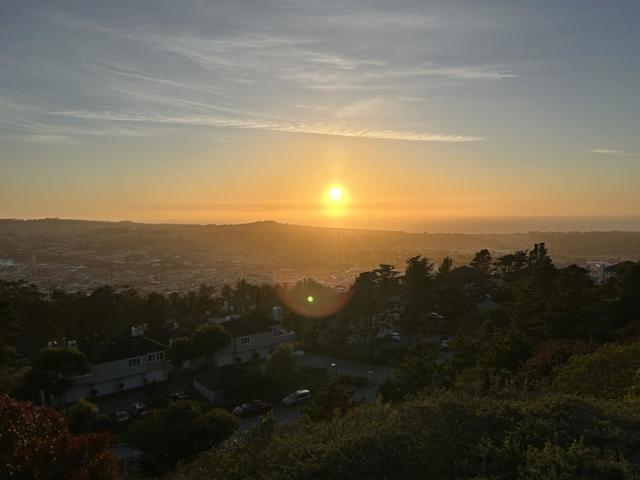 580 Pointe Pacific, Daly City CA: https://media.crmls.org/mediaz/826a5b65-7482-42f3-b4df-6395d24228e6.jpg