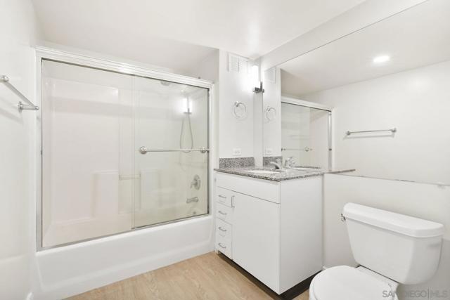 425 W Beech St, San Diego CA: https://media.crmls.org/mediaz/826a8fd2-098c-4a34-9d02-f6fd4911b4ab.jpg