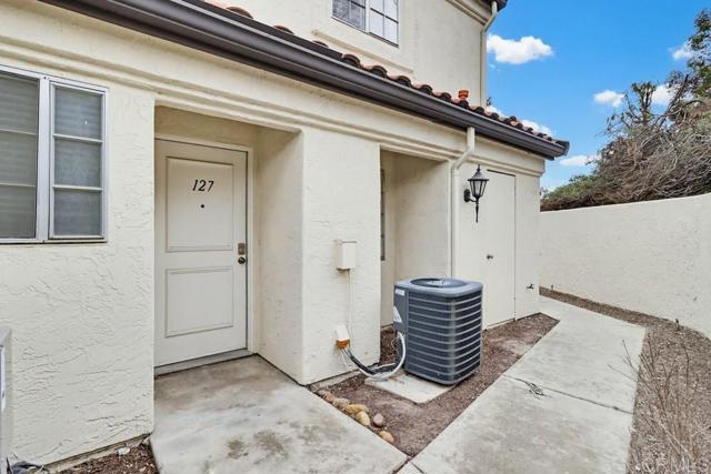 Detail Gallery Image 2 of 29 For 753 Eastshore #127,  Chula Vista,  CA 91913 - 1 Beds | 1/1 Baths