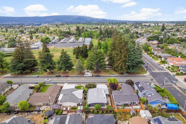 385 Cronin Drive, Santa Clara CA: https://media.crmls.org/mediaz/826b5ae3-48bf-49d2-be8c-fef3a6826bf2.jpg
