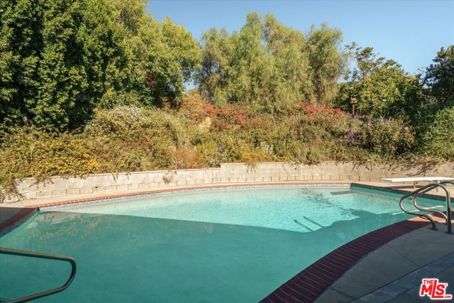 10848 Plainview Avenue photo 43
