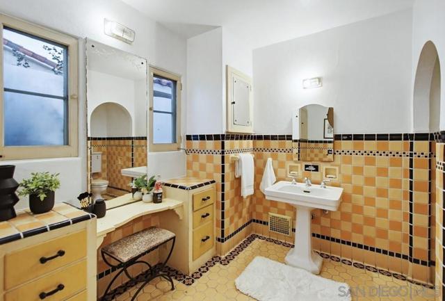 2854 Albatross Street, San Diego CA: https://media.crmls.org/mediaz/826beae0-2ed6-4d7c-bb6e-4d6cf0eb8b77.jpg