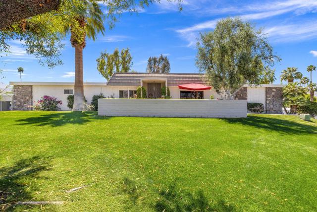 74903 Chateau Circle, Indian Wells CA: https://media.crmls.org/mediaz/826d1026-fa9e-4654-bcae-cd892d43d467.jpg