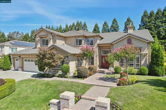 132 Victoria Pl, Danville CA: https://media.crmls.org/mediaz/826dd811-23ad-4355-867a-f03dadd45bd4.jpg