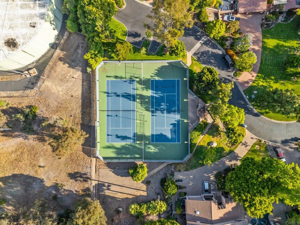 https://media.crmls.org/mediaz/826e6c6b-8653-403a-b43b-8e7575a02ea4.jpg?preset=X-Large