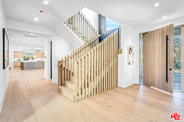 17228 Otsego Street, Encino CA: https://media.crmls.org/mediaz/826e8b22-3eb8-4652-9e25-d2a7f95f9772.jpg