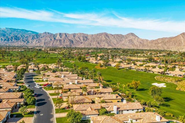 48385 Vista Calico, La Quinta CA: https://media.crmls.org/mediaz/826f294f-c40e-46d5-be7d-cafdf86c66f0.jpg