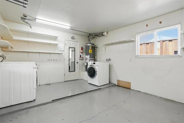 946 Laguna Avenue, Burlingame CA: https://media.crmls.org/mediaz/826faa04-0e66-476f-b078-ffd6d343ee31.jpg