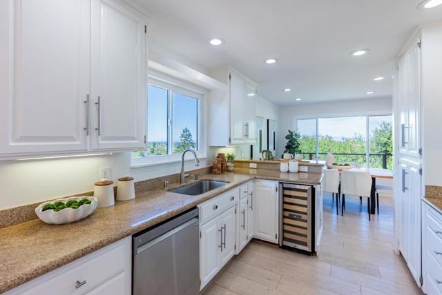 893 Madonna Way, Los Altos CA: https://media.crmls.org/mediaz/826faf63-8748-4df1-a14a-7762bbdfbea6.jpg