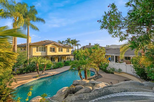 3140 Willow Creek Pl, Escondido CA: https://media.crmls.org/mediaz/826fb964-757c-44bf-b7cb-30400b4de24e.jpg