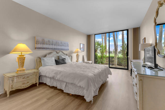 910 Island Drive #112, Rancho Mirage, CA 92270