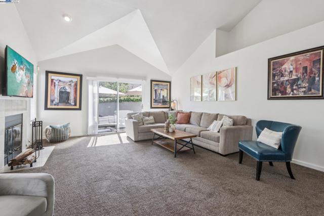 974 Clinton Pl, Pleasanton CA: https://media.crmls.org/mediaz/82702722-a003-40af-9b4c-be0579fa2624.jpg