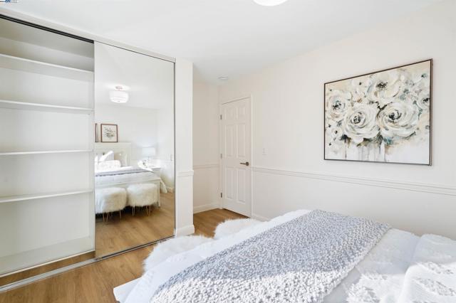 3211 Harvey Ct, Pleasanton CA: https://media.crmls.org/mediaz/8270d0de-1c21-4bcd-a7d6-a5507adc2dde.jpg