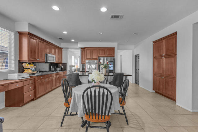 Image 23 of 67 For 37411 Bosley Street
