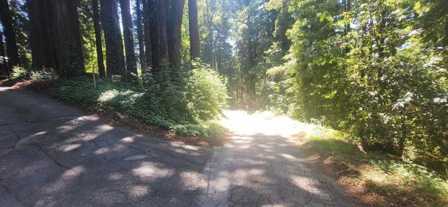 1080 Blue Ridge Drive, Boulder Creek CA: https://media.crmls.org/mediaz/827228cf-5de9-4659-9b09-3c950f973155.jpg