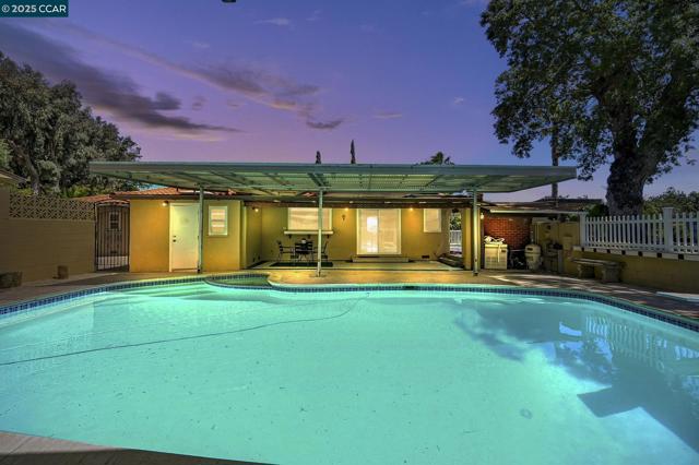 3698 De Rosa Ct, Concord CA: https://media.crmls.org/mediaz/8272a908-8bbb-4c8e-9db3-d9b0b6f2b5e4.jpg