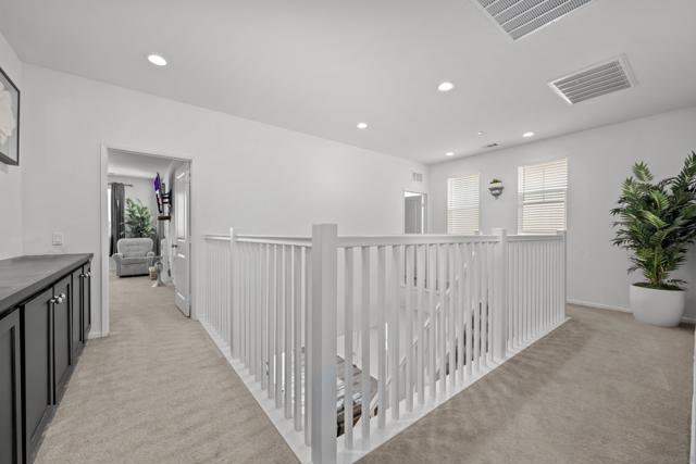 Image 15 of 32 For 38512 Rosegate Pl