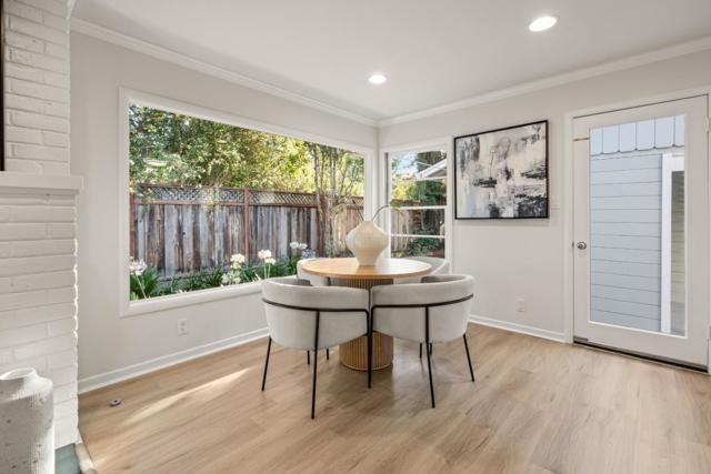332 Camino Al Lago, Menlo Park CA: https://media.crmls.org/mediaz/8273f06b-efd1-4f5b-9626-9ab57436cda5.jpg