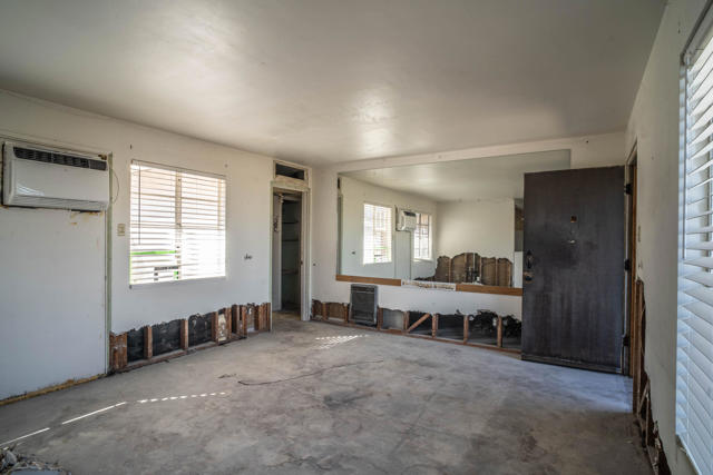 77643 Temecula, La Quinta CA: https://media.crmls.org/mediaz/82750ab4-26f6-4134-aaf8-5241711c0c86.jpg