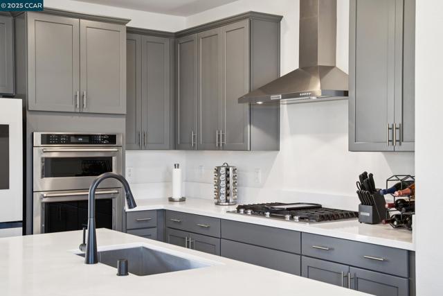5013 Shefford Ct, Vacaville CA: https://media.crmls.org/mediaz/8275a494-4e5d-4b72-906f-6fd9558c325a.jpg