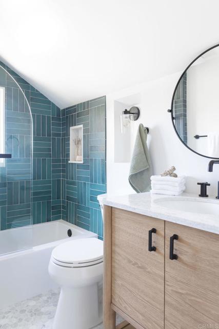 4171 Ibis St, Mission Hills (San Diego) CA: https://media.crmls.org/mediaz/8276aea1-fdce-4568-871f-b0fc3efce75d.jpg