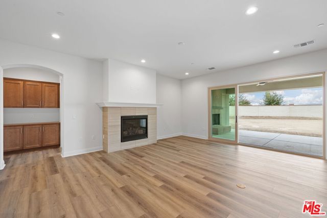 3719 Pathway Court, Bakersfield CA: https://media.crmls.org/mediaz/8276b130-0818-42ed-91cc-9ad11aec0a84.jpg