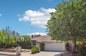 18520 Asuncion Street, Porter Ranch CA: https://media.crmls.org/mediaz/82772016-d05a-4739-8d65-6fba193c8599.jpg